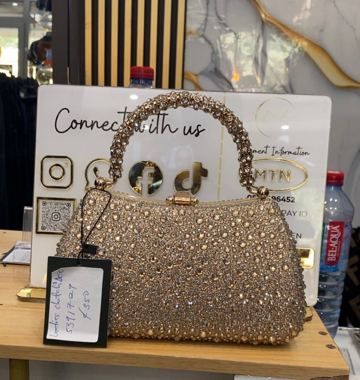 Gold clutch - BerLuxe Haven