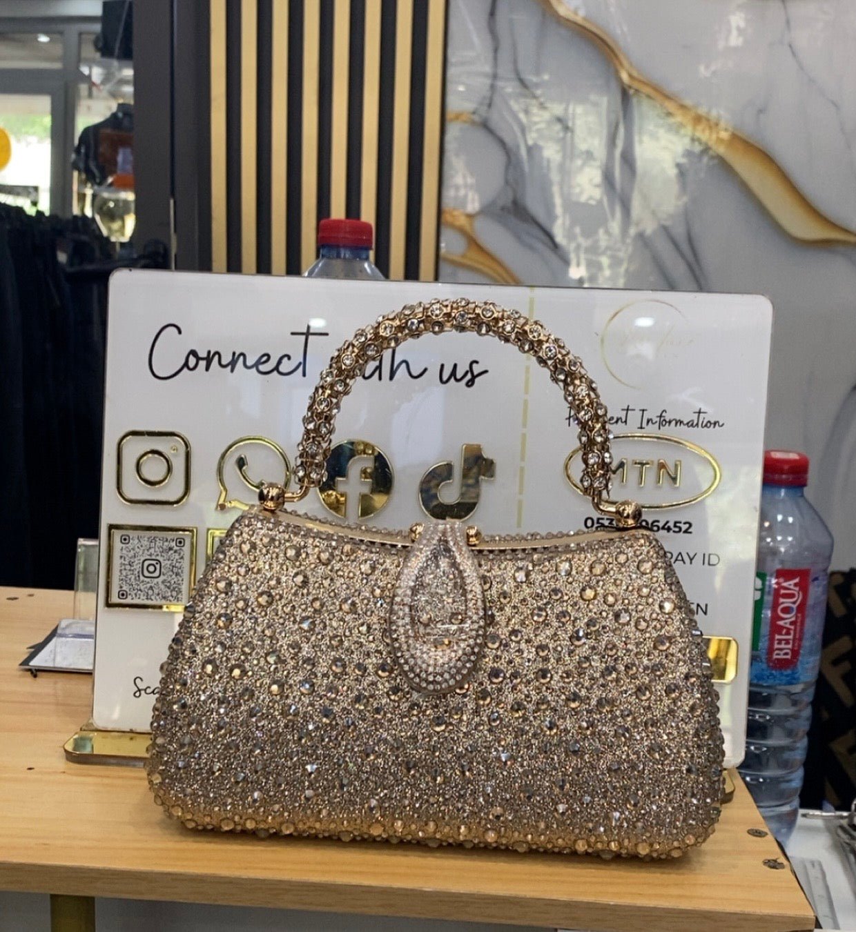 Gold clutch - BerLuxe Haven