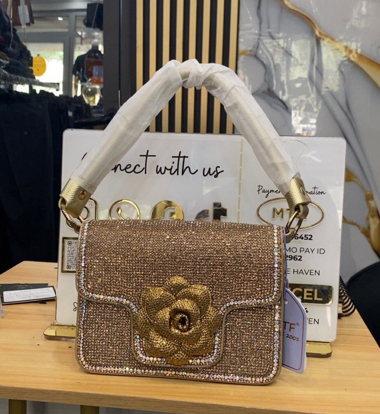 Jasmine clutch - BerLuxe Haven