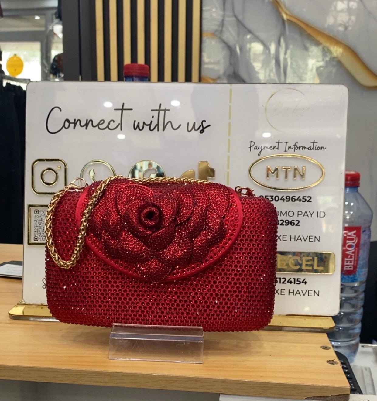 Scarlet clutch - BerLuxe Haven