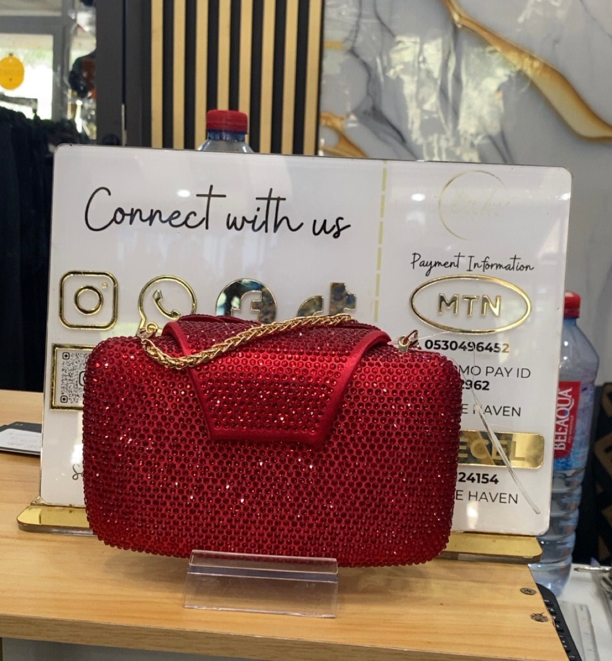 Scarlet clutch - BerLuxe Haven